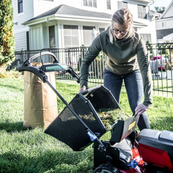 Toro Recycler 21466 22-Inch 60 V Battery Self-Propelled Lawn Mower - Image 9